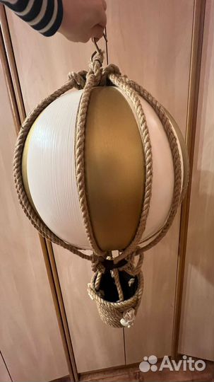 Воздушный шар с корзиной