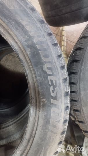 Bridgestone Blizzak Spike-02 235/45 R17 94T