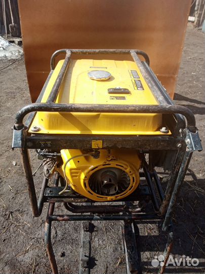 Бензиновый генератор