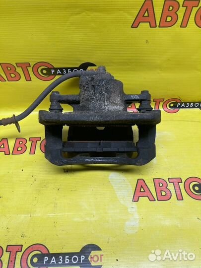 Суппорт передний левый Toyota Camry XV40 2GR-FE