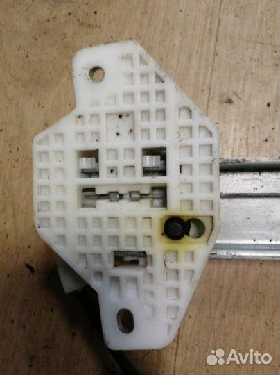 Стеклоподъемник задний левый Hyundai Solaris 1