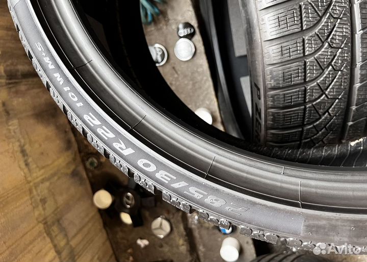 Pirelli P Zero Winter 285/30 R22