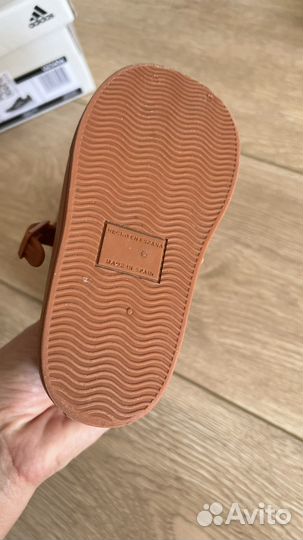 Сандалии zara