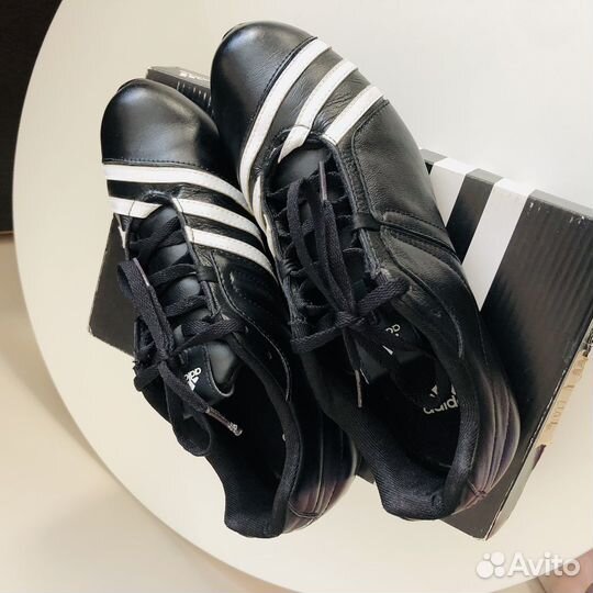 Кроссовки кожаные adidas 38 размер