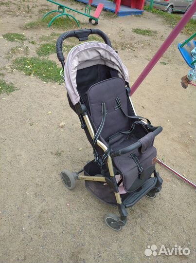 Прогулочная коляска carello