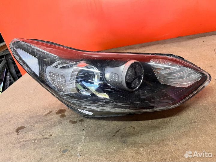 Фара правая передняя Kia Sportage 4