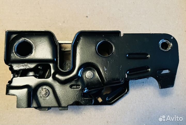 2H0823509B замок капота volkswagen amarok