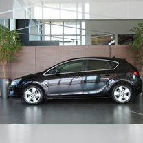 Opel Astra 1.6 AT, 2011, 221 000 км, с пробегом, цена 815 000 руб.