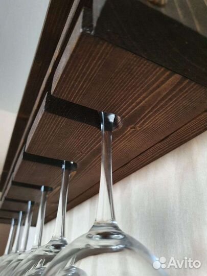 Полка-минибар для бокалов и бутылок