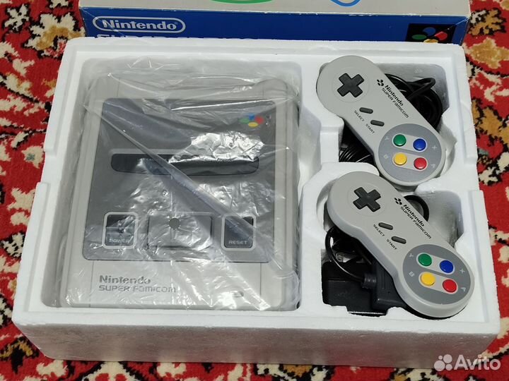 Игровая приставка Nintendo Super Famicom (snes)