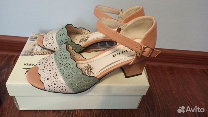 Туфли- босоножки женские 39 размер