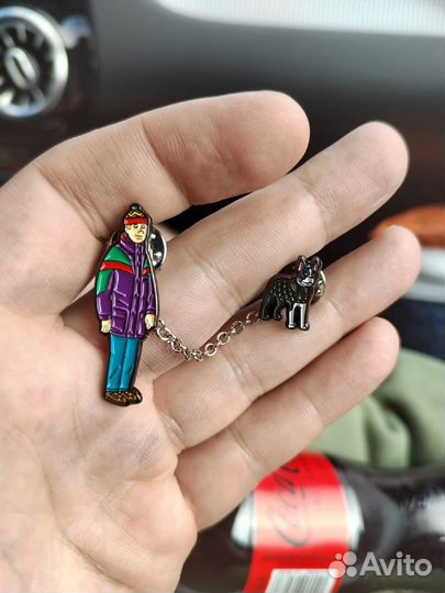 Значок двойной с цепочкой «Чувак и пес»