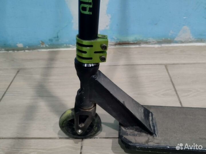 Трюковой самокат (набор шестигранников в подарок)