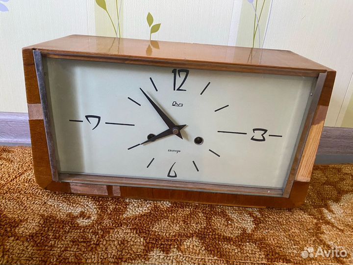 Настольные часы Янтарь