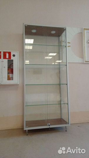Витрина стеклянная из алюминиевого профиля