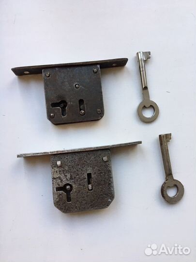 Мебельные замки с ключами