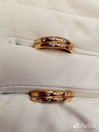 Серьги с синтетическим камнем Золото