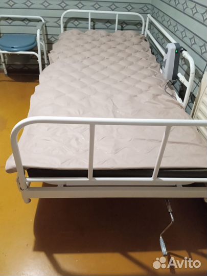 Медицинская кровать для лежачих больных бу