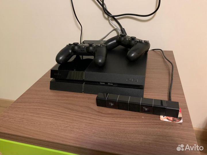 Sony PS4 + 2 геймпада + камера + игры