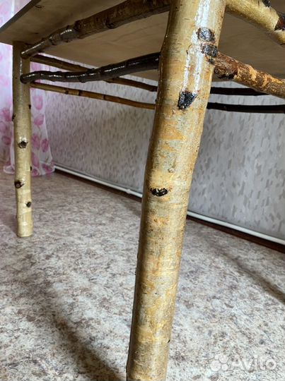 Стол обеденный и стулья