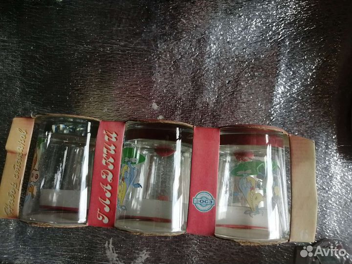 Стаканы, бокалы, рюмки