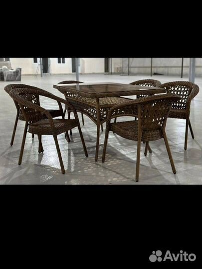 Столы и стулья новые