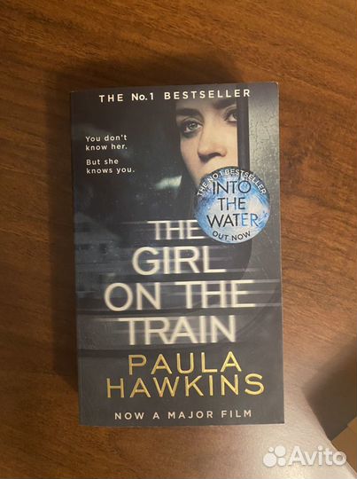 The Girl on the train книга на английском оригинал