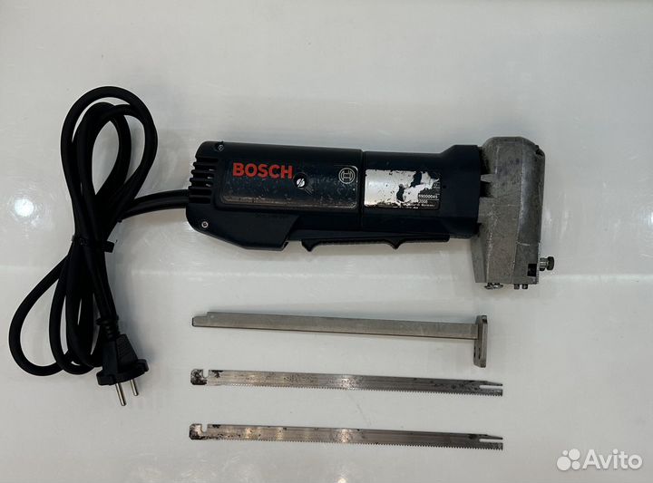 Пила по пеноматериалам Bosch GSG 300