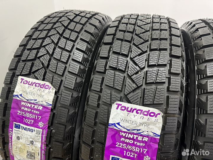 Tourador Winter Pro TSS1 225/65 R17 102T