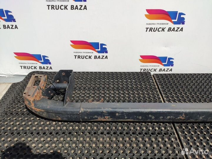 Усилитель переднего бампера