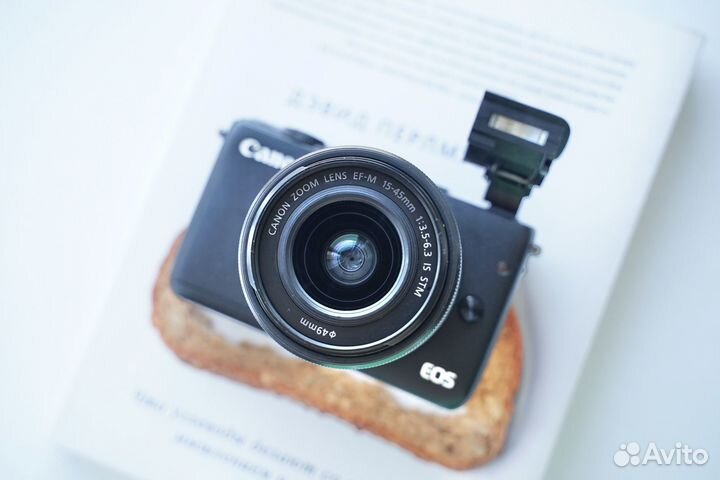 Фотоаппарат Canon M10 + 15-45 IS STM (хор сост)