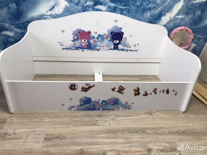 Детская кровать с матрасом и бортиками
