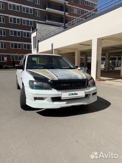 Mitsubishi Lancer, 2001