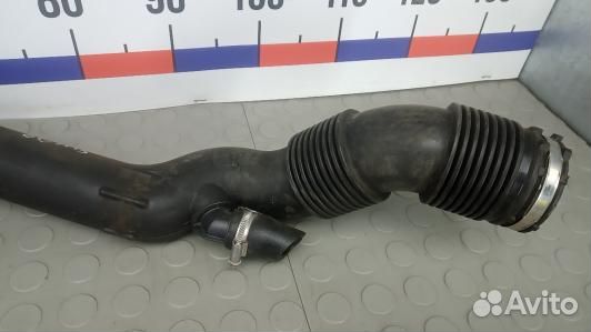 Патрубок интеркулера land rover discovery 4 (6GM13WK01)