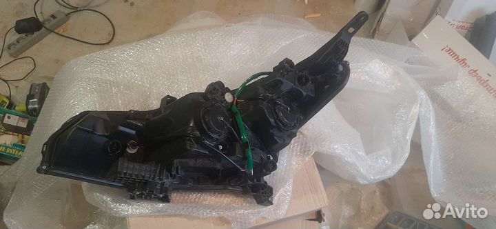 Фара передняя правая Nissan Leaf ZE1