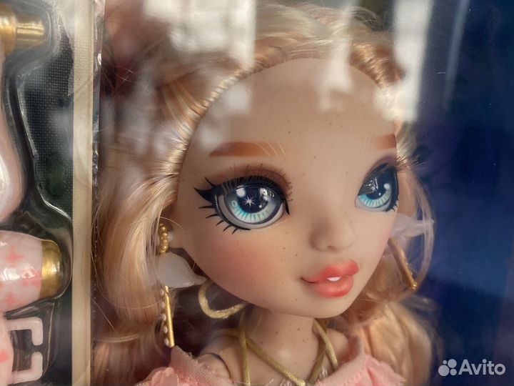 Кукла Rainbow High Виктория Victoria