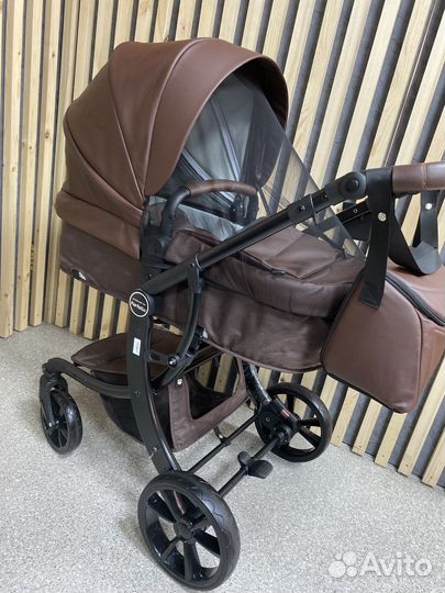 Коляска для детей с ррждения и до трех лет