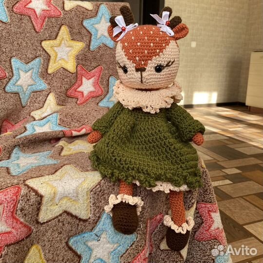 Вязаная игрушка олень