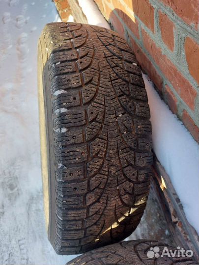 Pirelli Carrier 235/65 R17