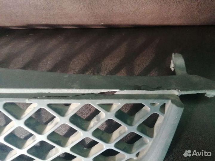 Решетка радиатора Ford fiesta, 2005г