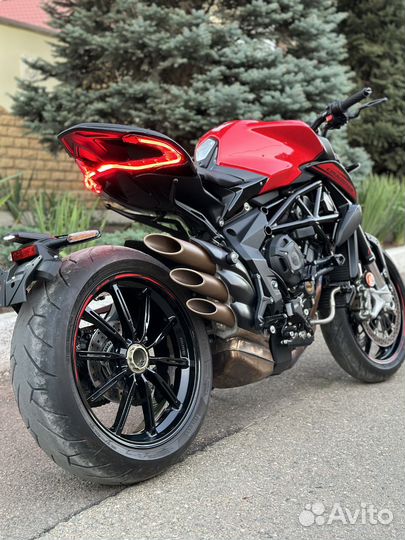 MV Agusta Dragster 800 Rosso в наличии