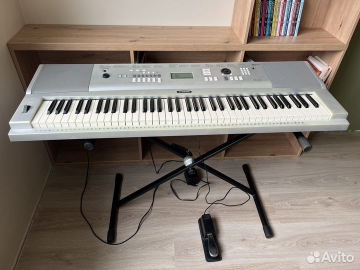 Синтезатор yamaha PortableGrand DGX 220