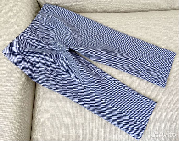 Prada бриджи. Шорты. Оригинал. Размер 42-44