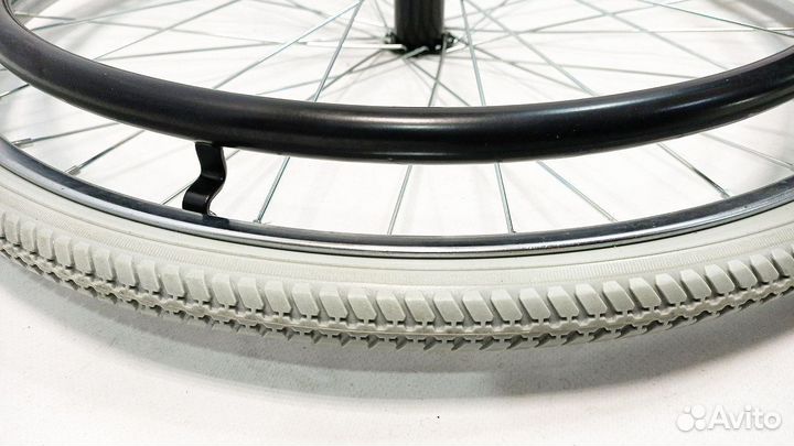 Заднее колесо для инвалидной коляски с ручным прив