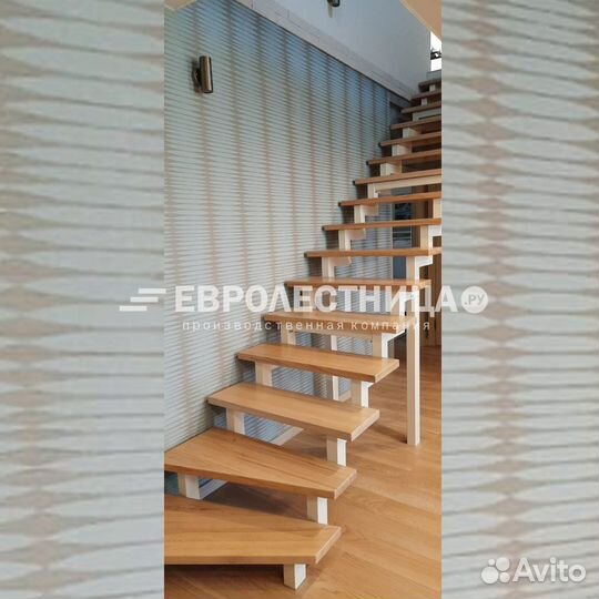 Лестница на металлокаркасе