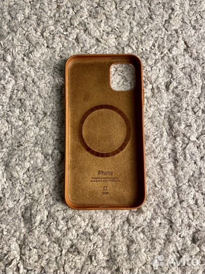 Оригинальный кожаный чехол iPhone 11