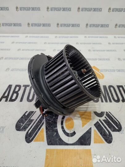 Моторчик отопителя Volkswagen Passat B6 (2005—2010