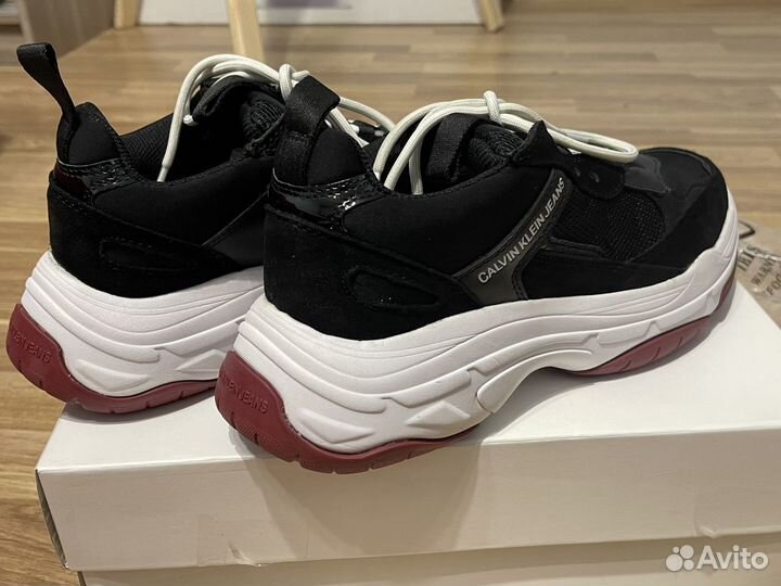 Габаритные кроссовки Calvin Klein Marvin