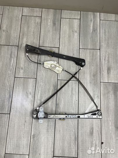 Стеклоподъемник правый Фольксваген Гольф 5