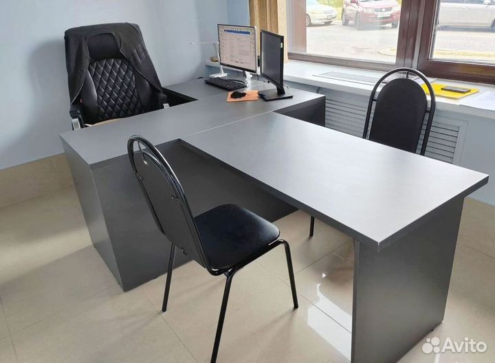 Стол рабочий офисный